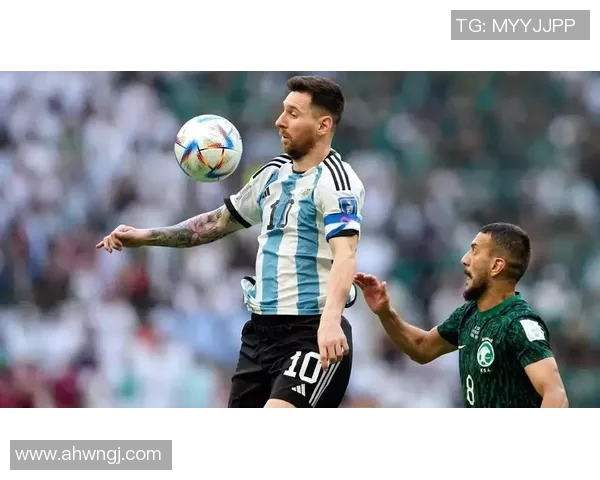 最近比赛中表现突出的足球明星有哪些值得关注的球员和他们的精彩瞬间