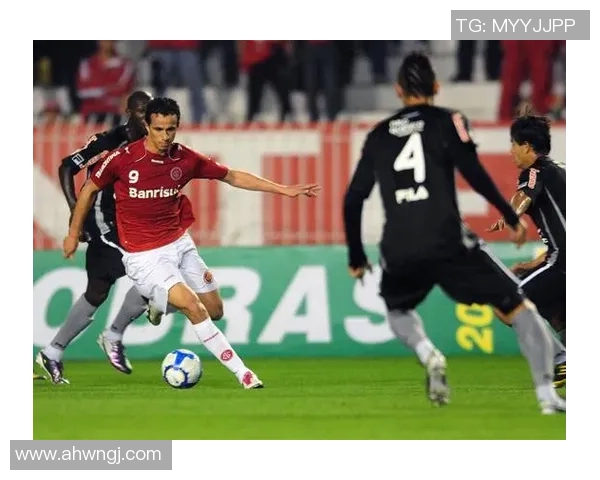 巴拉纳与巴西国际的精彩对决揭示足球战术与团队合作的魅力