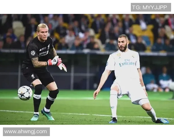 本泽马的传奇之路:从天才少年到世界足球巨星的蜕变与辉煌 本泽马的传奇之路:从天才少年到世界足球巨星的蜕变与辉煌